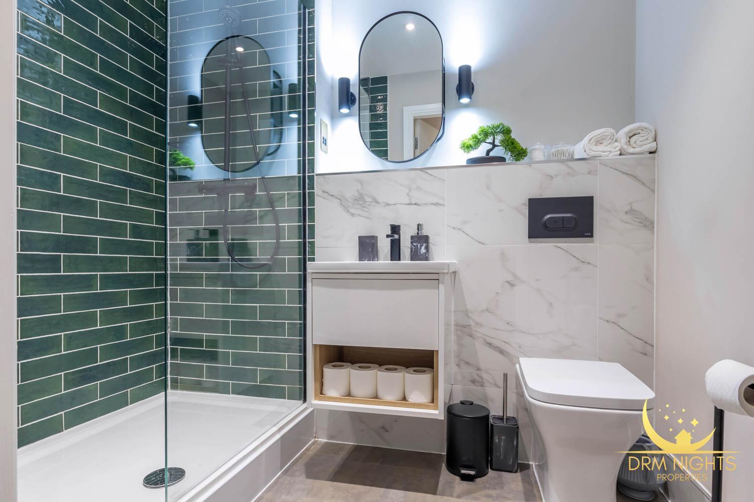 Modern 1-Bedroom Apartment In Leeds City Centre Sleeps 2 Central Station Exterior foto