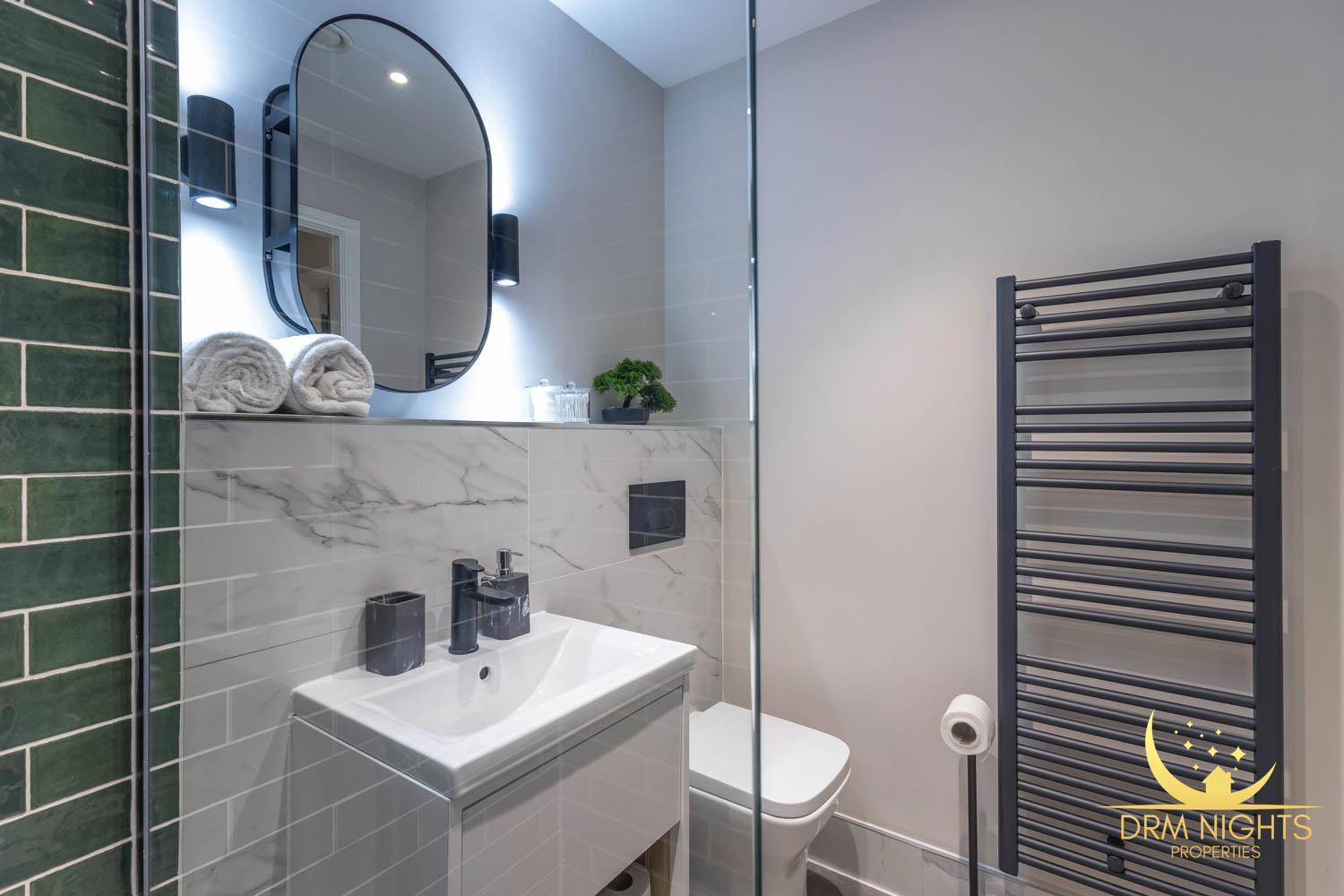 Modern 1-Bedroom Apartment In Leeds City Centre Sleeps 2 Central Station Exterior foto